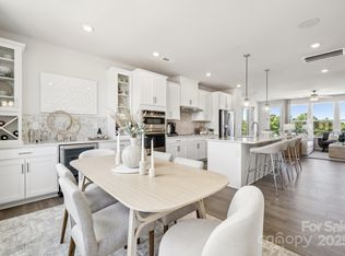 5037 Westmead Ln, Charlotte, NC 28262