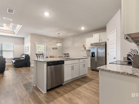 3rd image of 22880 Lieutenant Ave