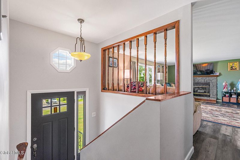 2nd image of 29 Winnie Avenue