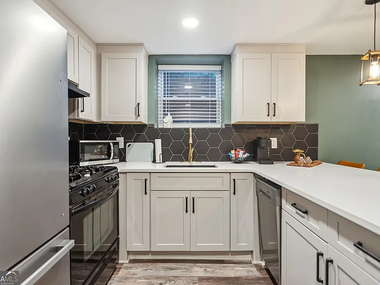 425 Plantation Rd SW — Photo 34
