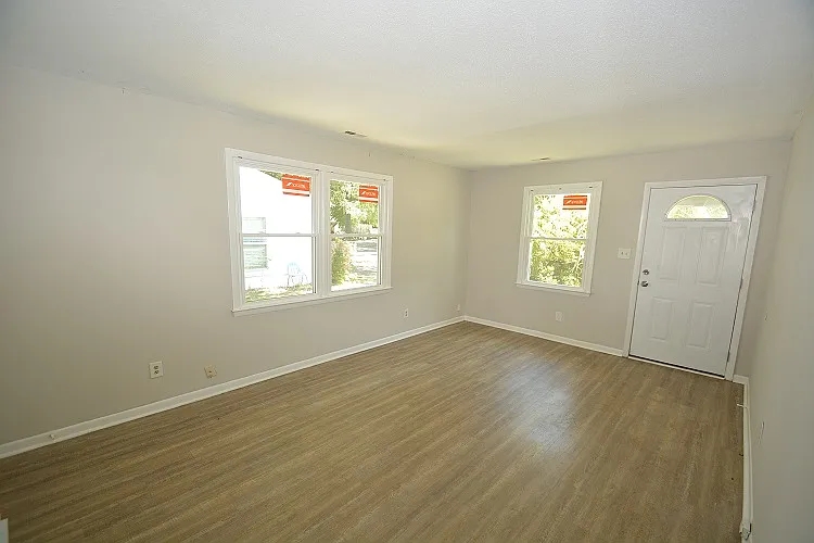 611 White St — Photo 3