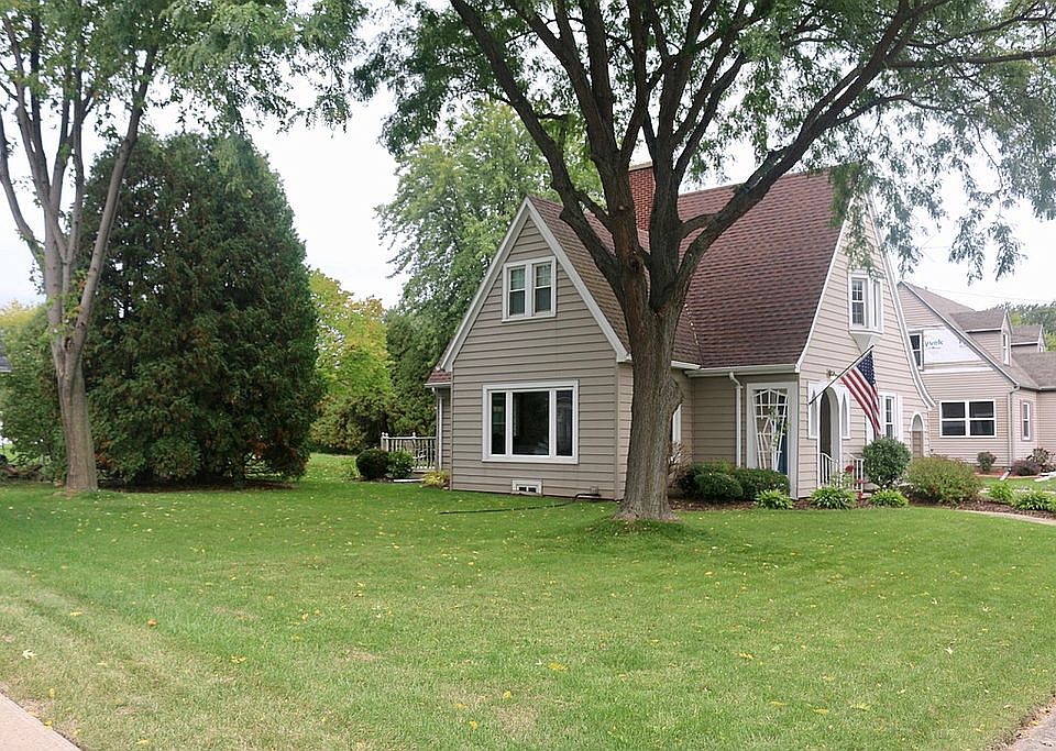 2nd image of 629 Jefferson St