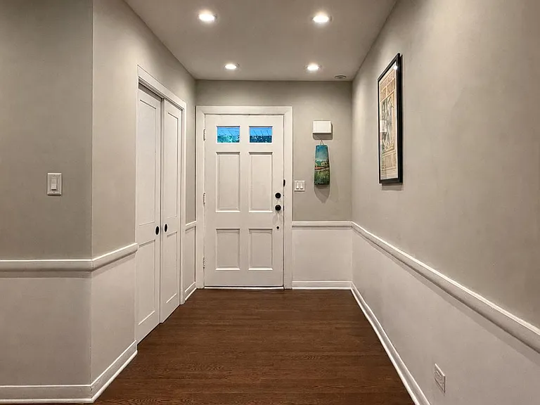 337 E Blodgett Ave — Photo 3