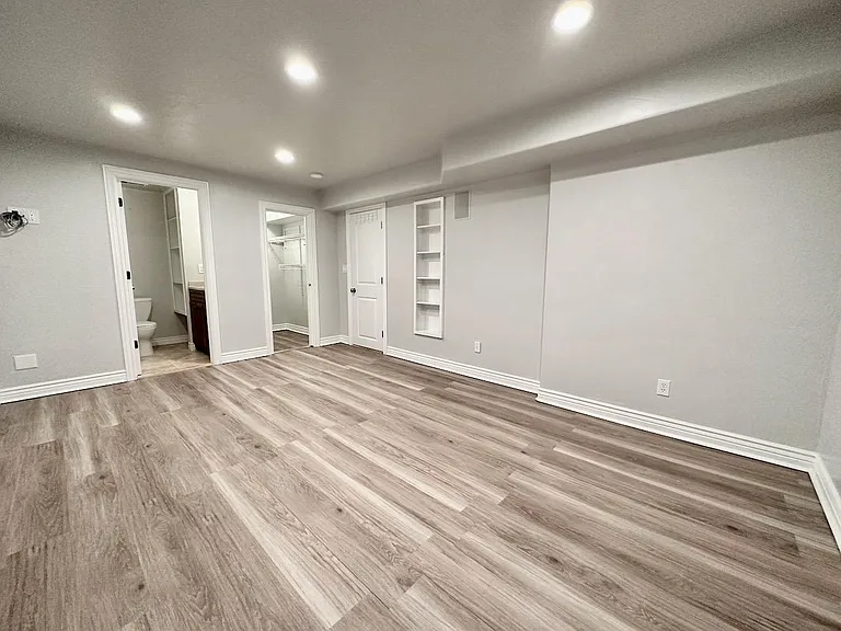927 E Montana Vista Ln — Photo 33