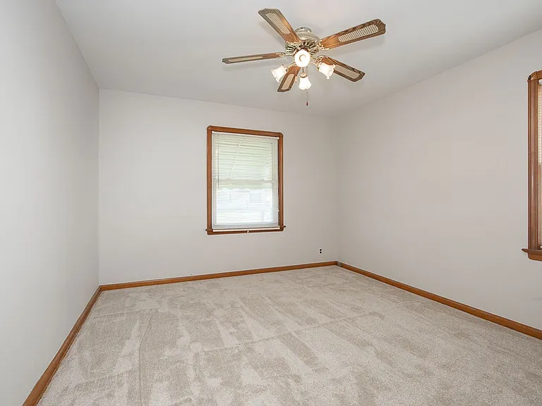 8310 Salisbury Dr — Photo 11