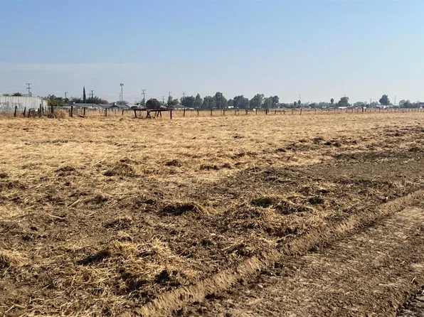 11741 11th Ave, Hanford, CA 93230
