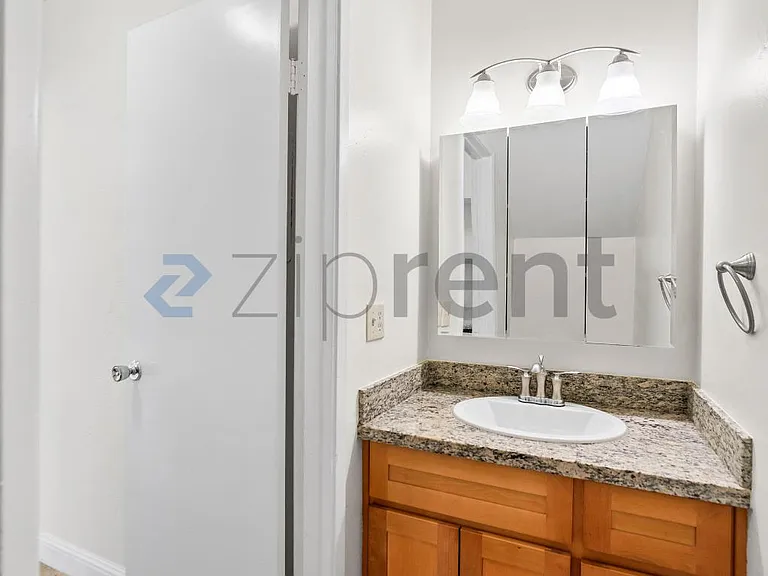 38551 Royal Ann Cmn — Photo 17