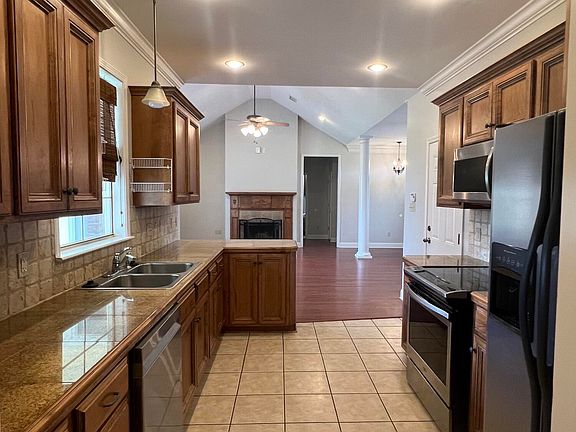 5th image of 114 Country Village Dr