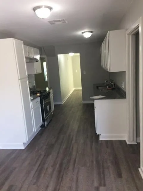 5 bed, 1850 sqft, $2,000 — Photo 3