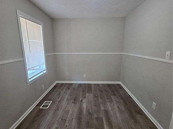 4th image of 3645 Saturn Dr NW