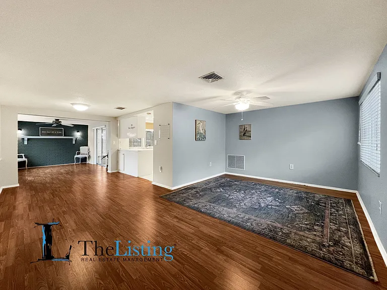 8312 Mill Creek Ln — Photo 3
