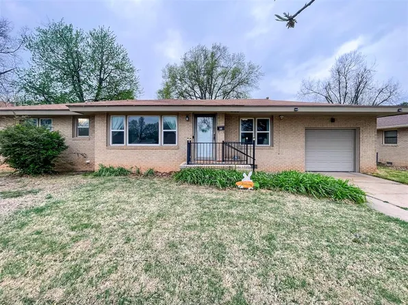 212 N 13th St, Ponca City, OK 74601