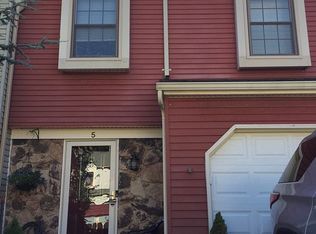 5 Knoll Ct, Matawan, NJ 07747