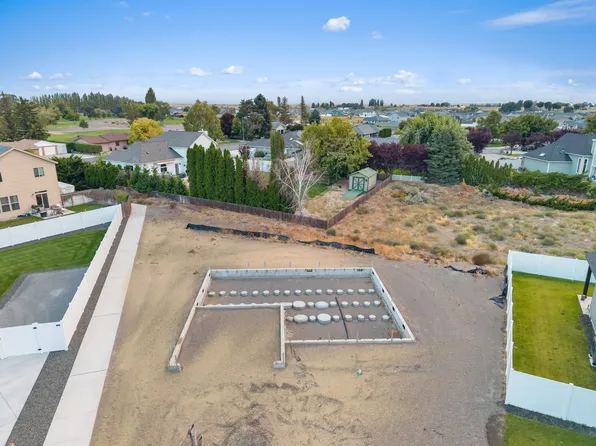 706 N Thrush Ct, Moses Lake, WA 98837
