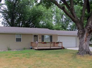 209 S 7th Ave, Brandon, SD 57005