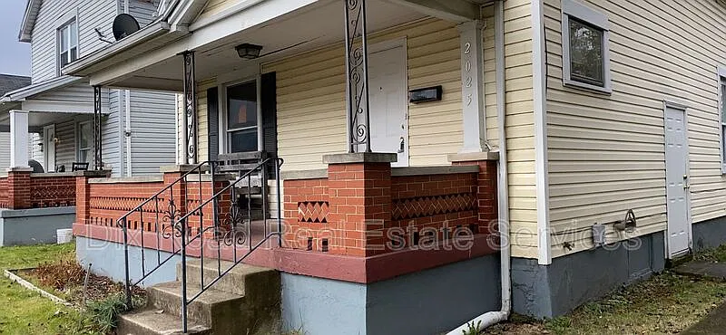 3 bed, 1.0 bath, 1524 sqft, $995 — Photo 4