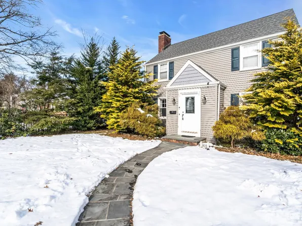 303 Ashland Rd, Middlesex, NJ 08846