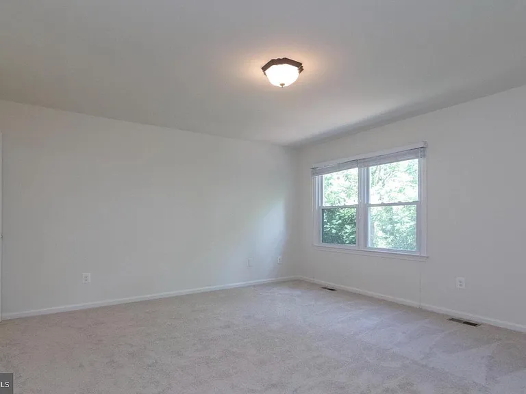 6120 Old Brentford Ct — Photo 10