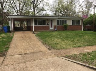 1120 Paddock Dr, Florissant, MO 63033