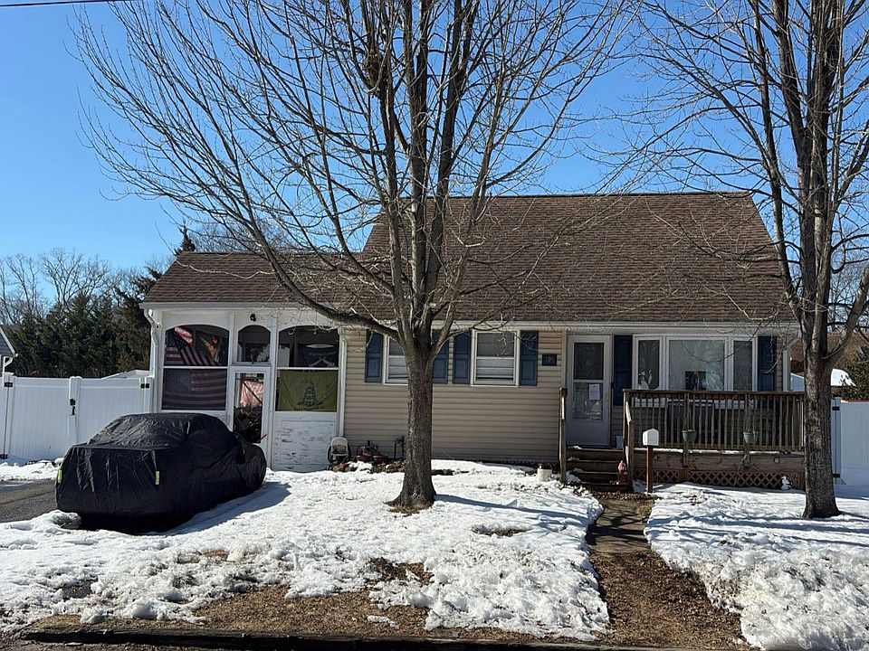 1st image of 120 Hoover Dr