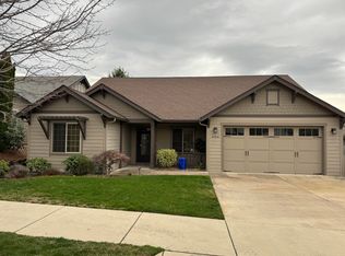 3744 Calle Vista Dr, Medford, OR
