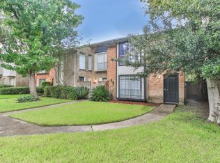 9240 Westwood Village Dr #20, Houston, TX 77036