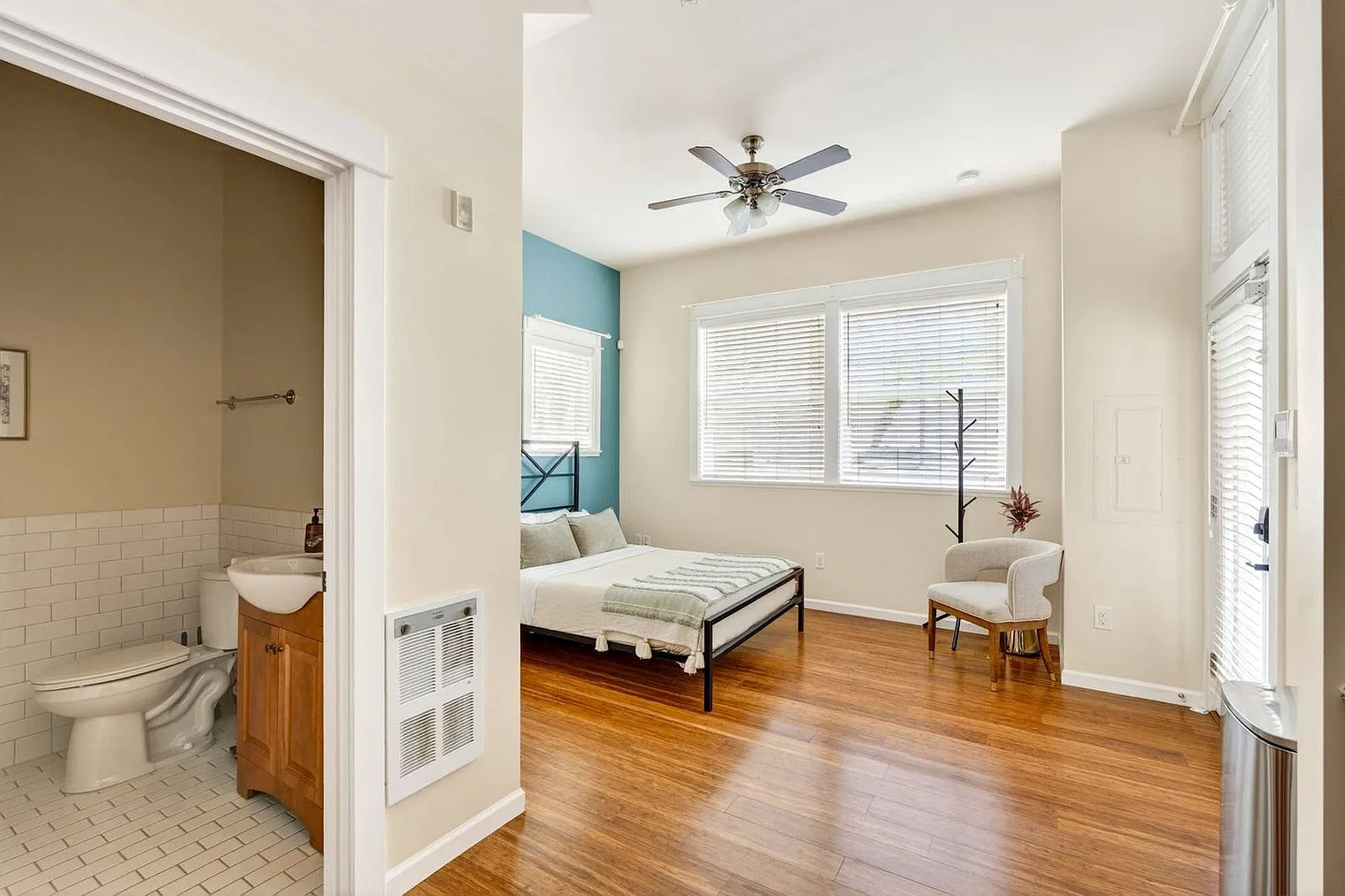 Studio, 1.0 bath, 290 sqft, $2,241 — Photo 4
