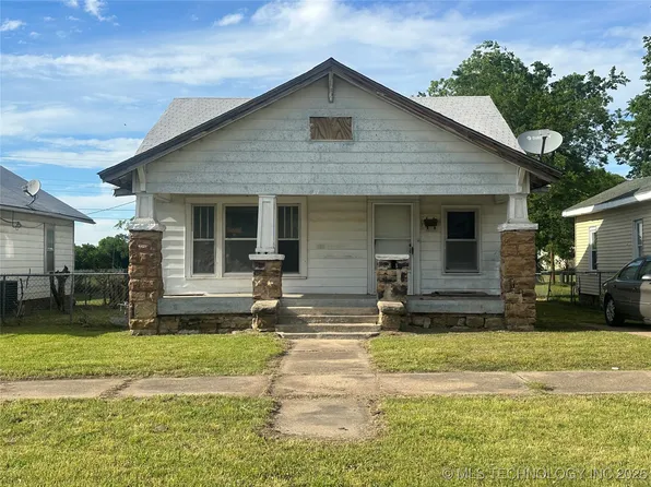907 E 3rd St, Okmulgee, OK 74447