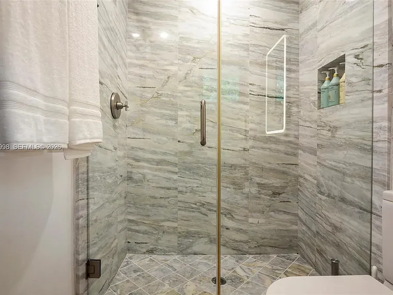 524 Oleander Dr — Photo 44