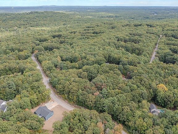 5th image of 19 Deer Ridge Drive