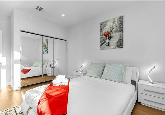 5th image of 6610 Alcove Ave