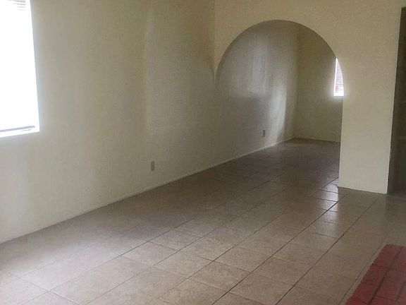 2nd image of 544 Palomas Dr SE #544