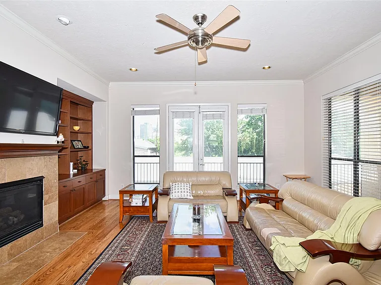 2406 Dorrington St #C — Photo 11