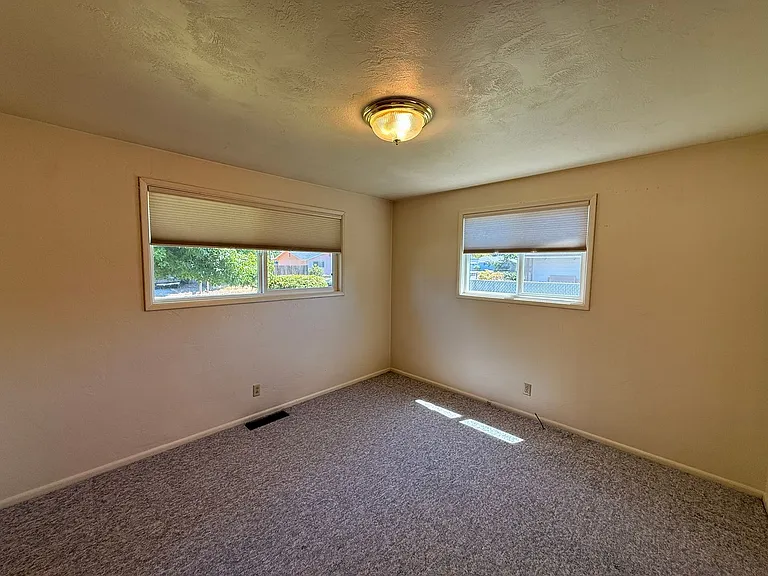 2148 Grove St — Photo 20