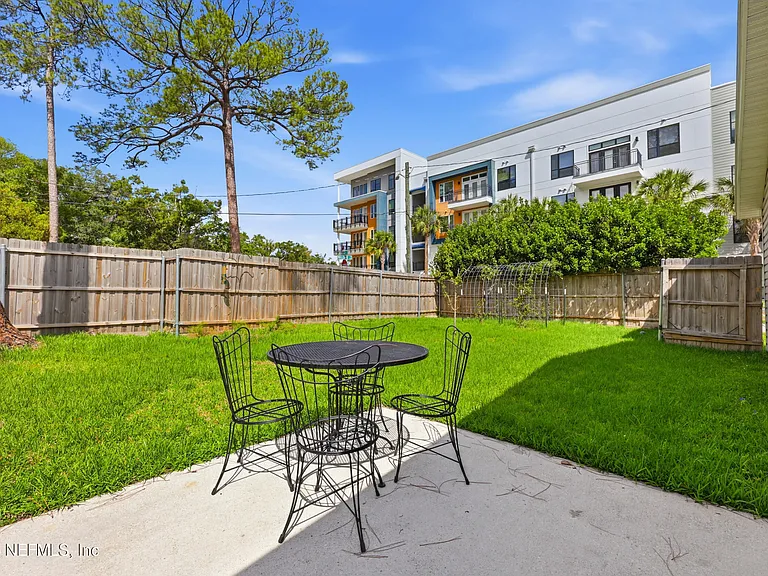 2304 Bethune Ave — Photo 8