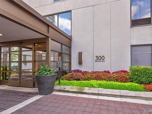 3rd image of 300 Riverfront Dr Unit 8H