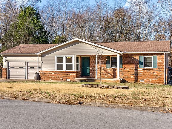 4th image of 924 Dominion Dr