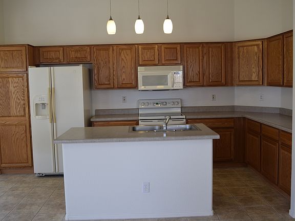 5th image of 15733 W Papago St