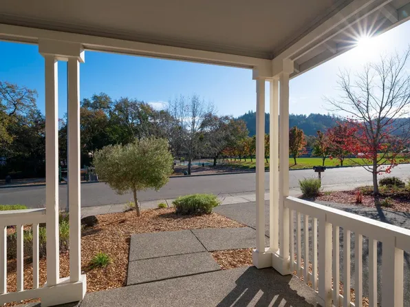 112 Grape Gables Way, Cloverdale, CA 95425