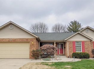 25 Pebble Hill Dr, Belleville, IL