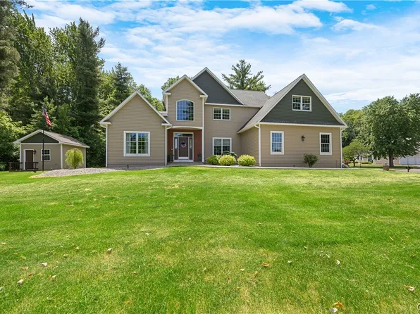 399 Hourglass Ln, Baldwinsville, NY 13027