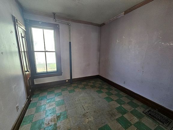 5th image of 29 Yale St