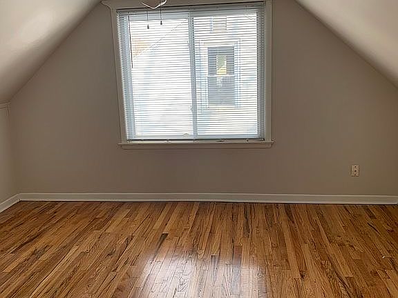 5th image of 228 Devillen Ave