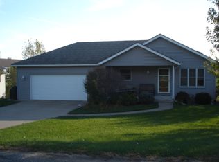 N1716 Sunnyslope Dr, La Crosse, WI 54601