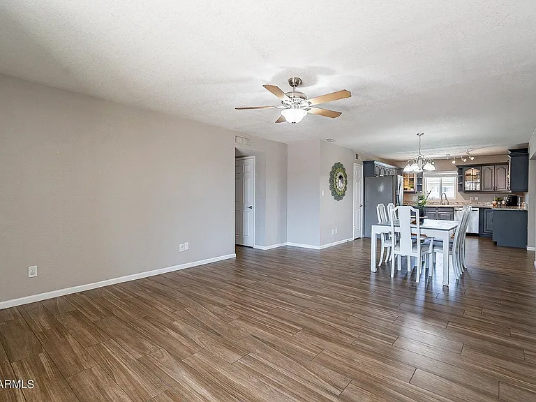 4414 W Altadena Ave — Photo 4