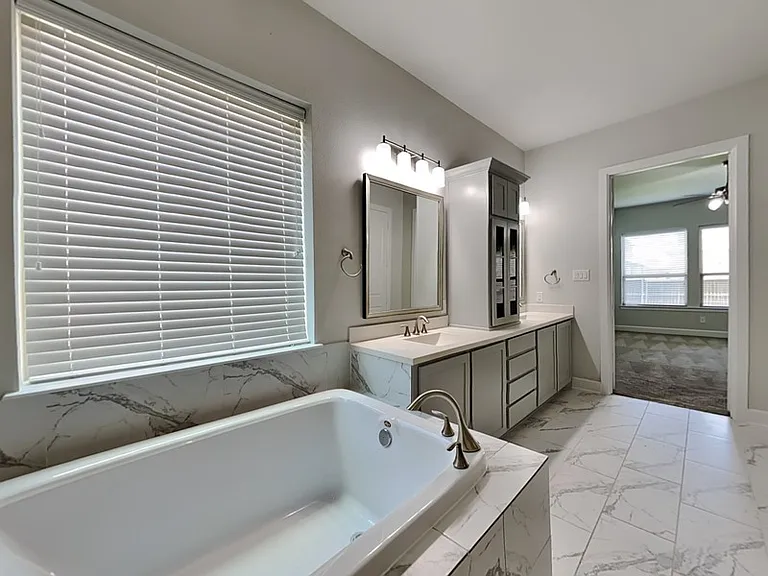 13660 Diamond Grove Ln — Photo 11