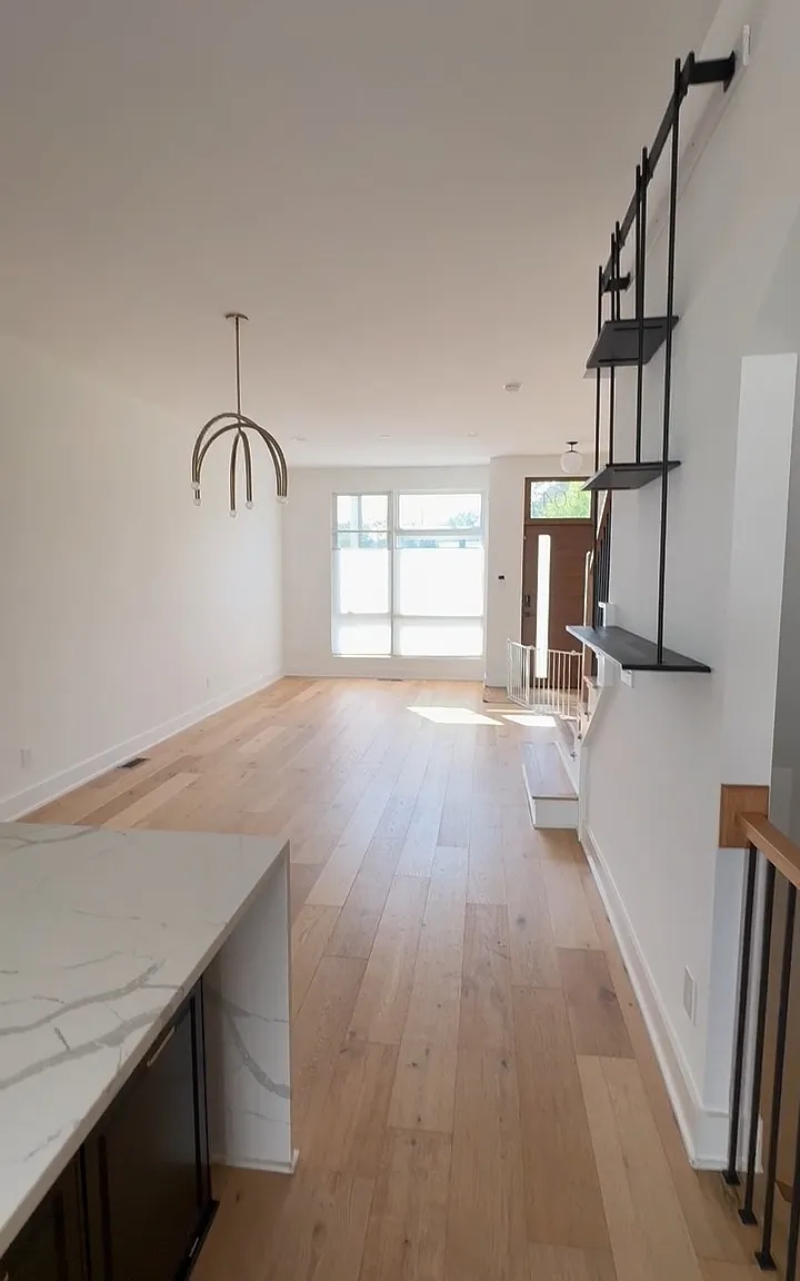 2 bed, 2.5 bath, 1576 sqft, $3,199 — Photo 3