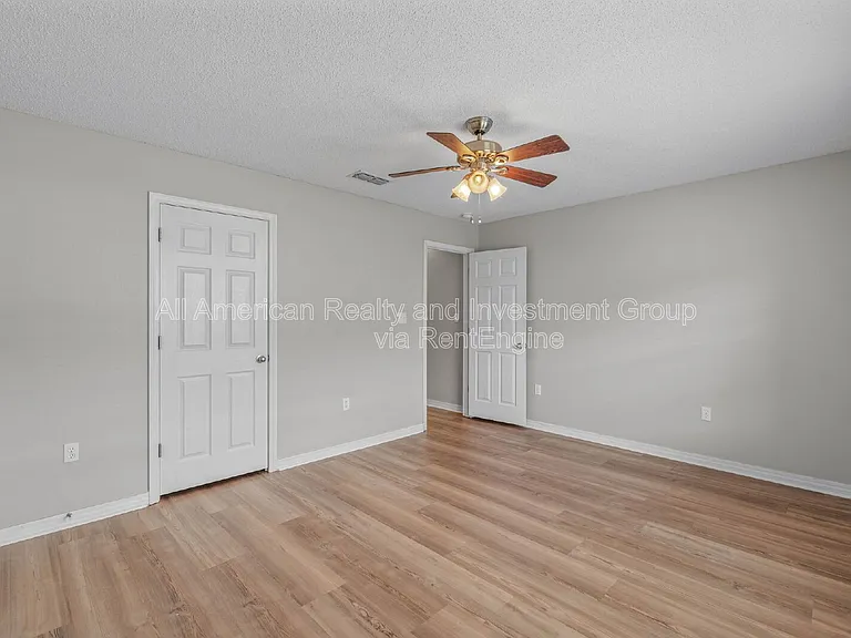 203 Citadel Ln — Photo 17
