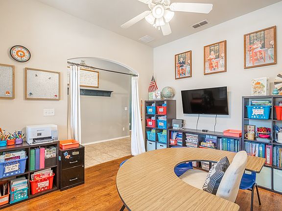 5th image of 614 Dimaggio Ct