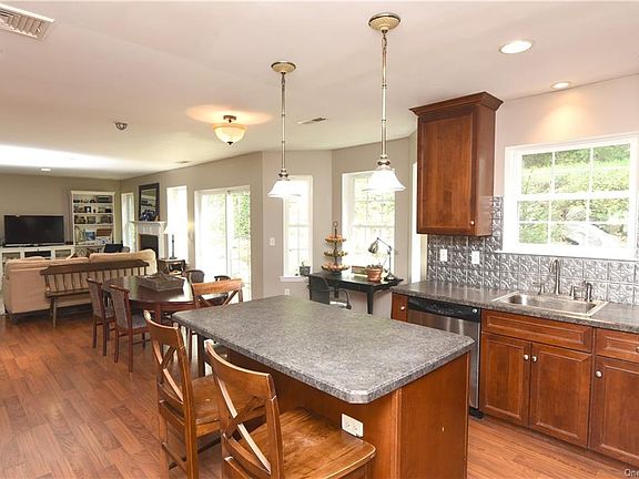 5th image of 5 Lakeview Dr